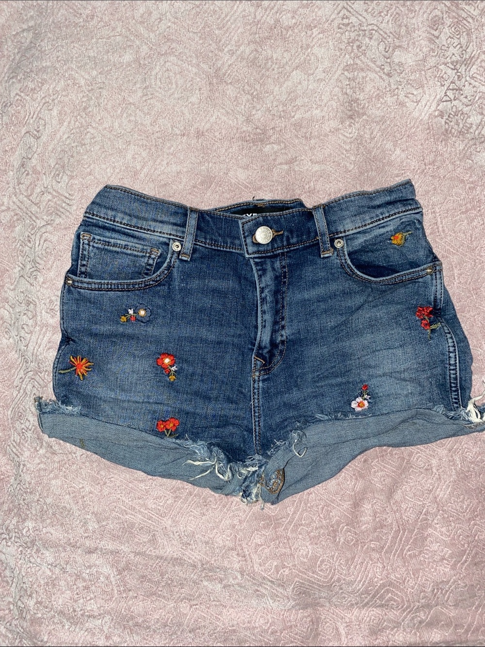 EXPRESS SIZE 8 Embroidered Dark Wash Denim Shorts - Blue